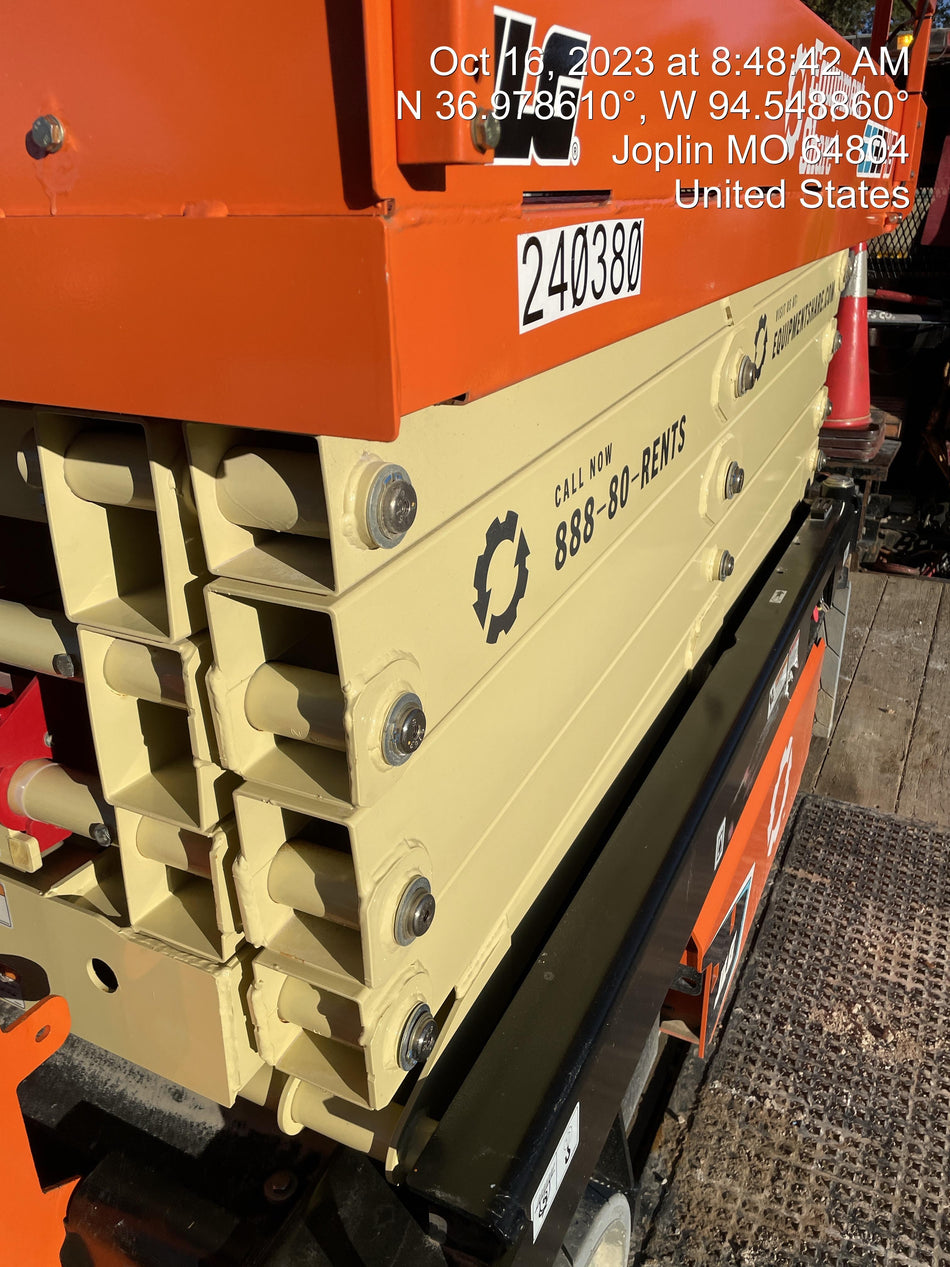 2022 JLG ES3246