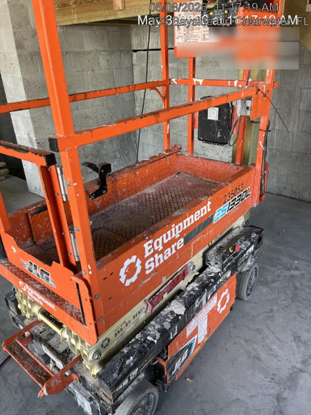2022 JLG ES1330L