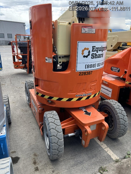 2022 JLG E300AJP