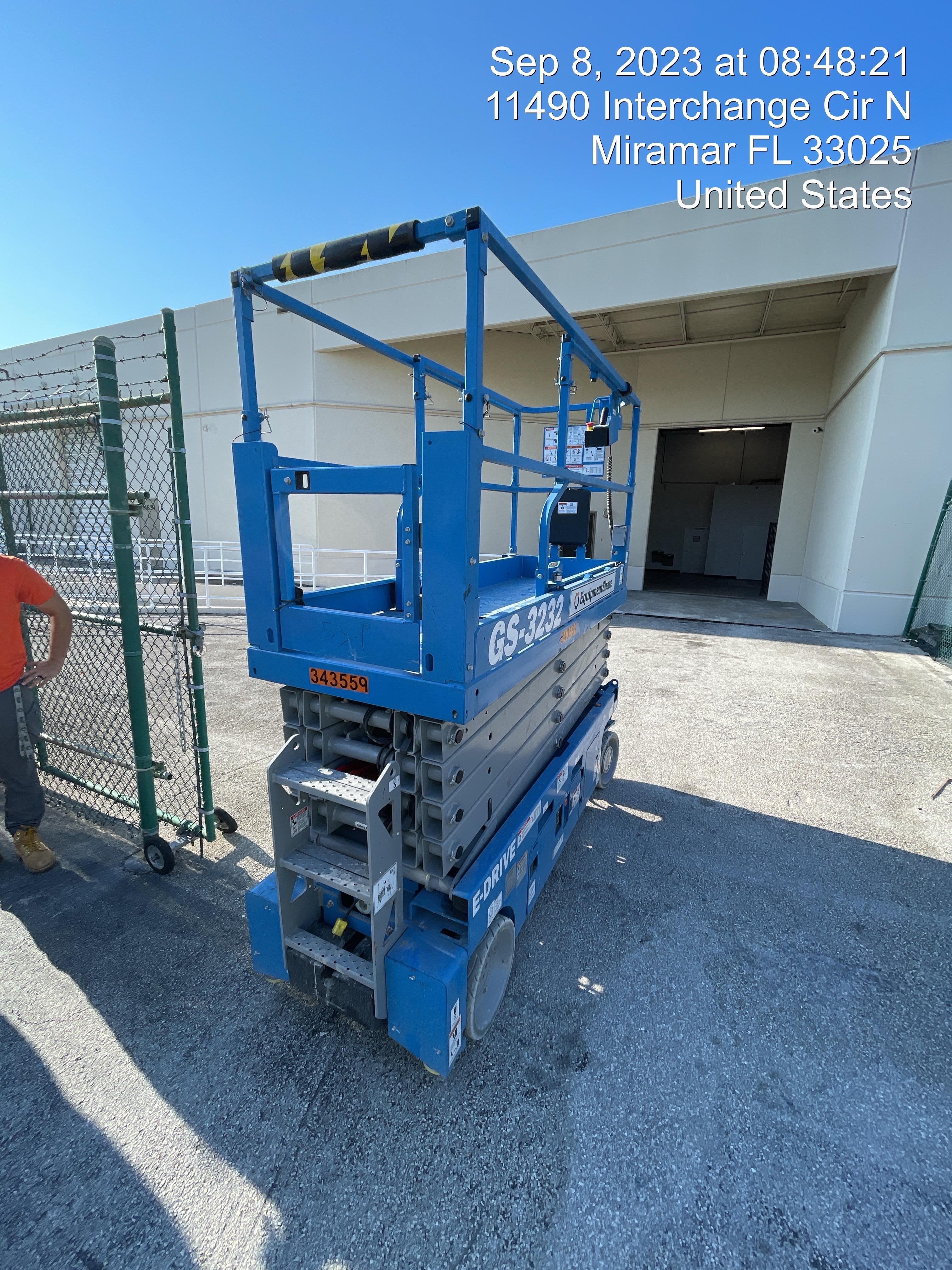 2023 GENIE GS-3232