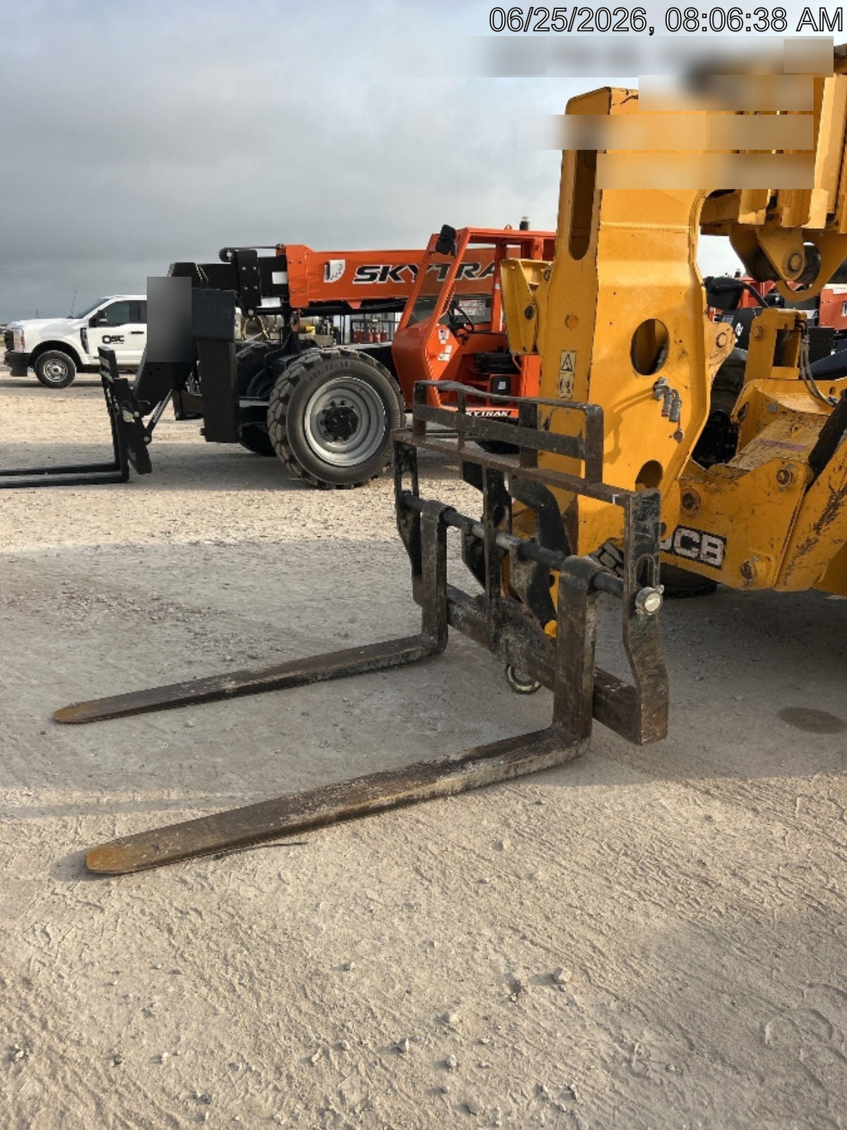 2023 JCB 510-56