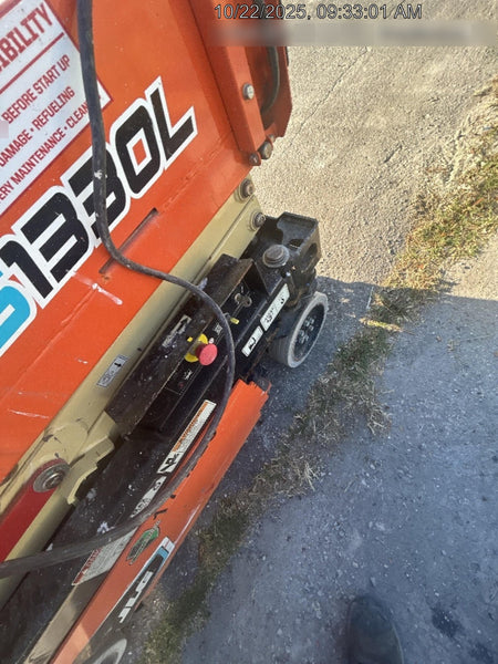 2021 JLG ES1330L