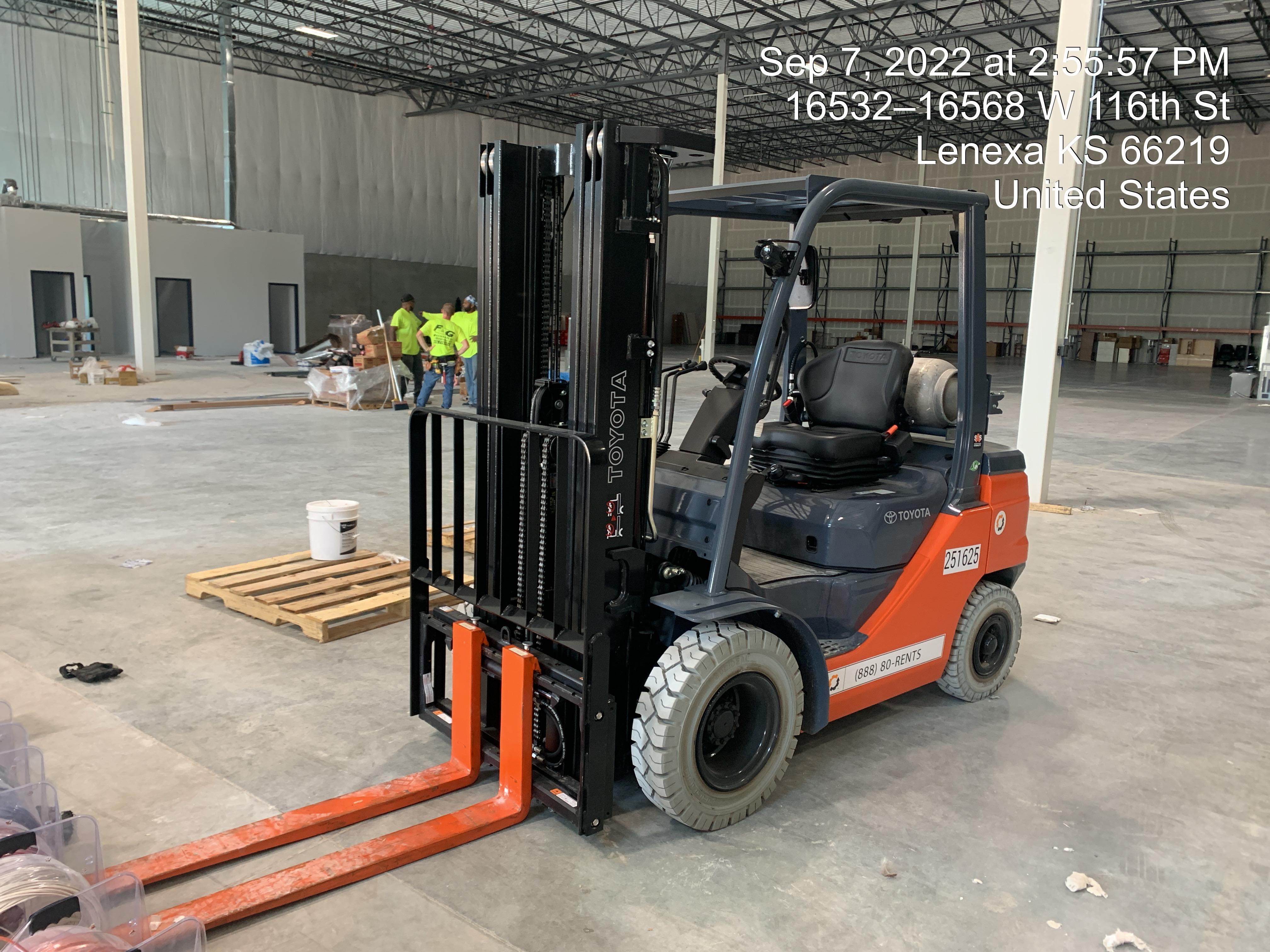 2022 TOYOTA 50-8FGU25