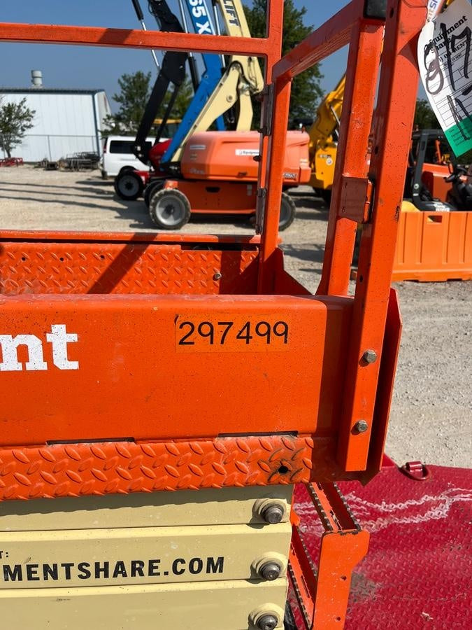 2023 JLG ES1932
