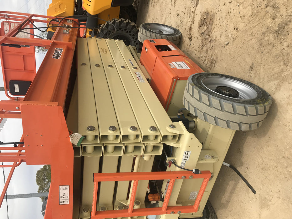 2019 JLG 4069LE Solid Non Marking Tires, Rotating Beacon