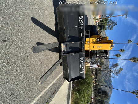 2025 JLG 1001100823