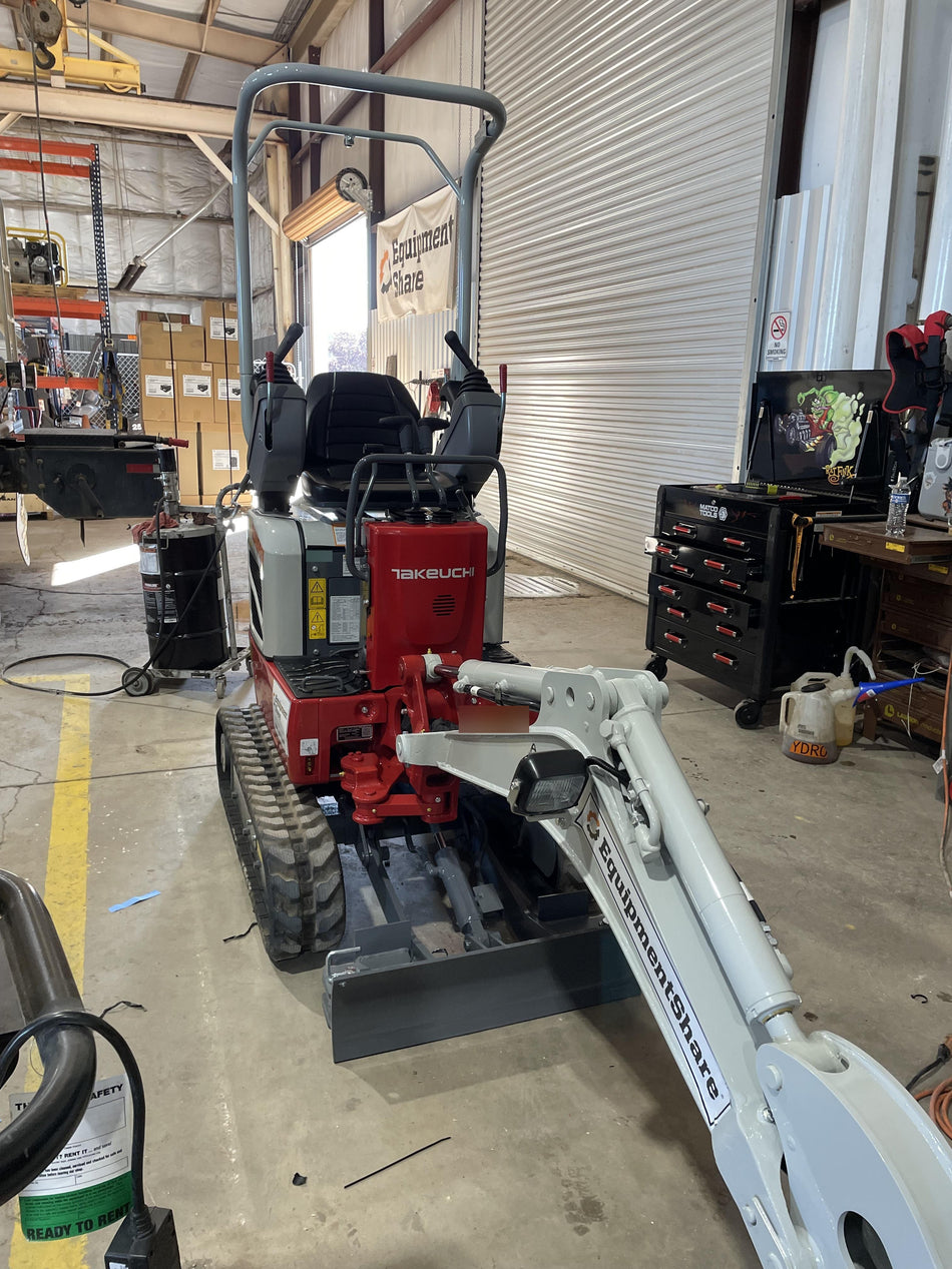 2022 TAKEUCHI TB210R