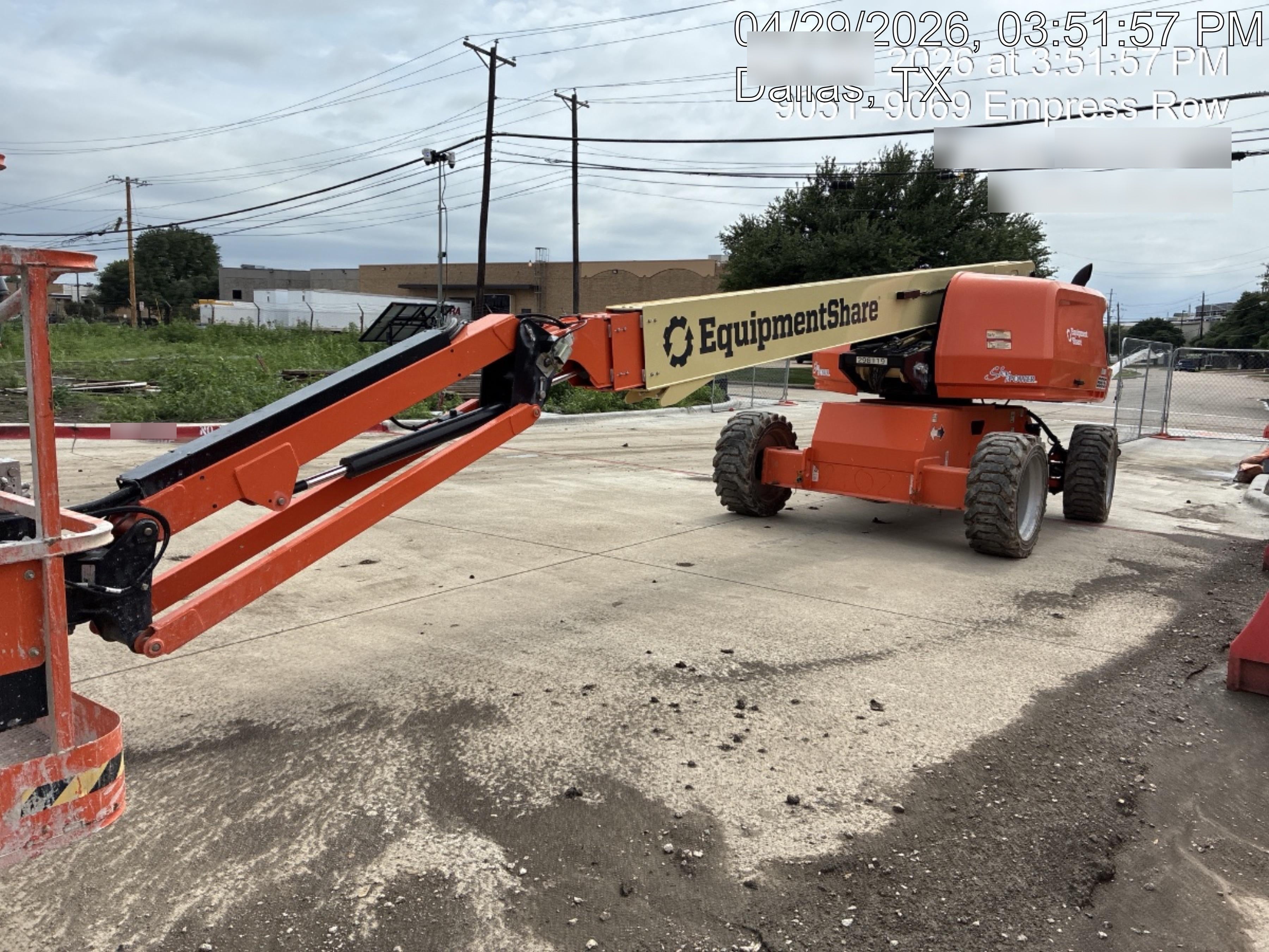 2023 JLG 660SJ