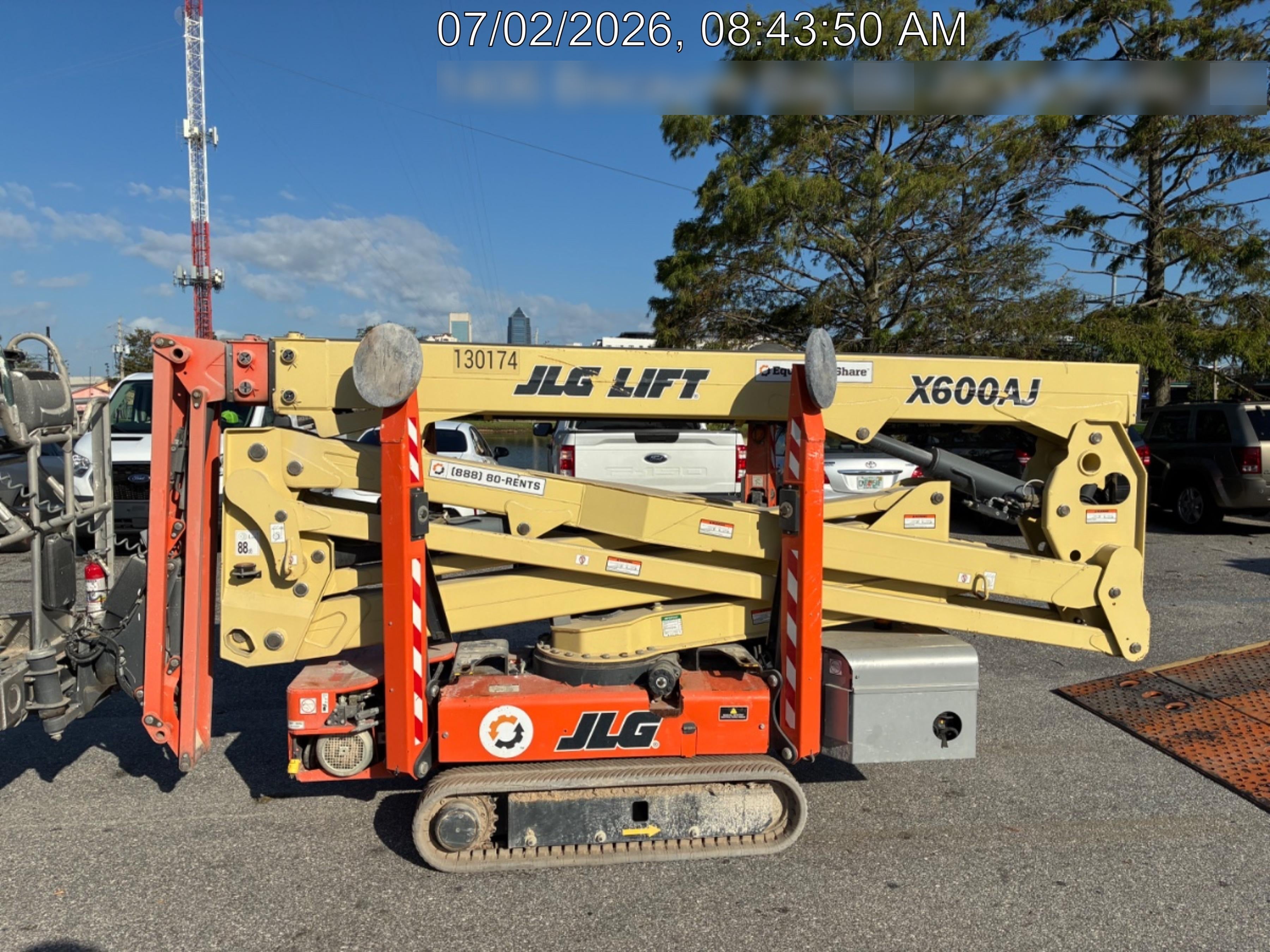 2021 JLG X600AJ