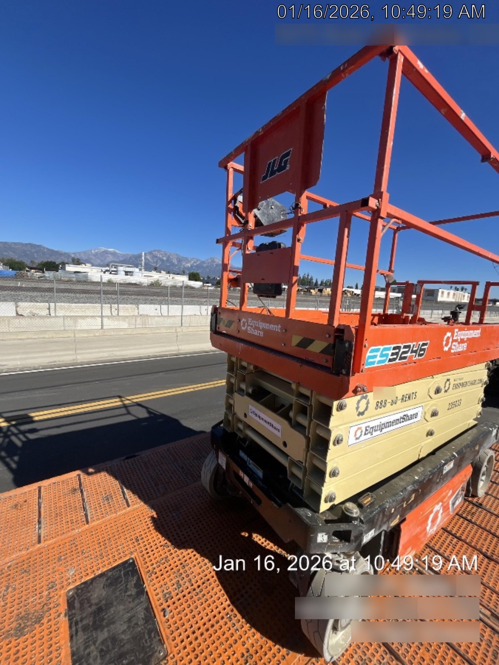 2022 JLG ES3246