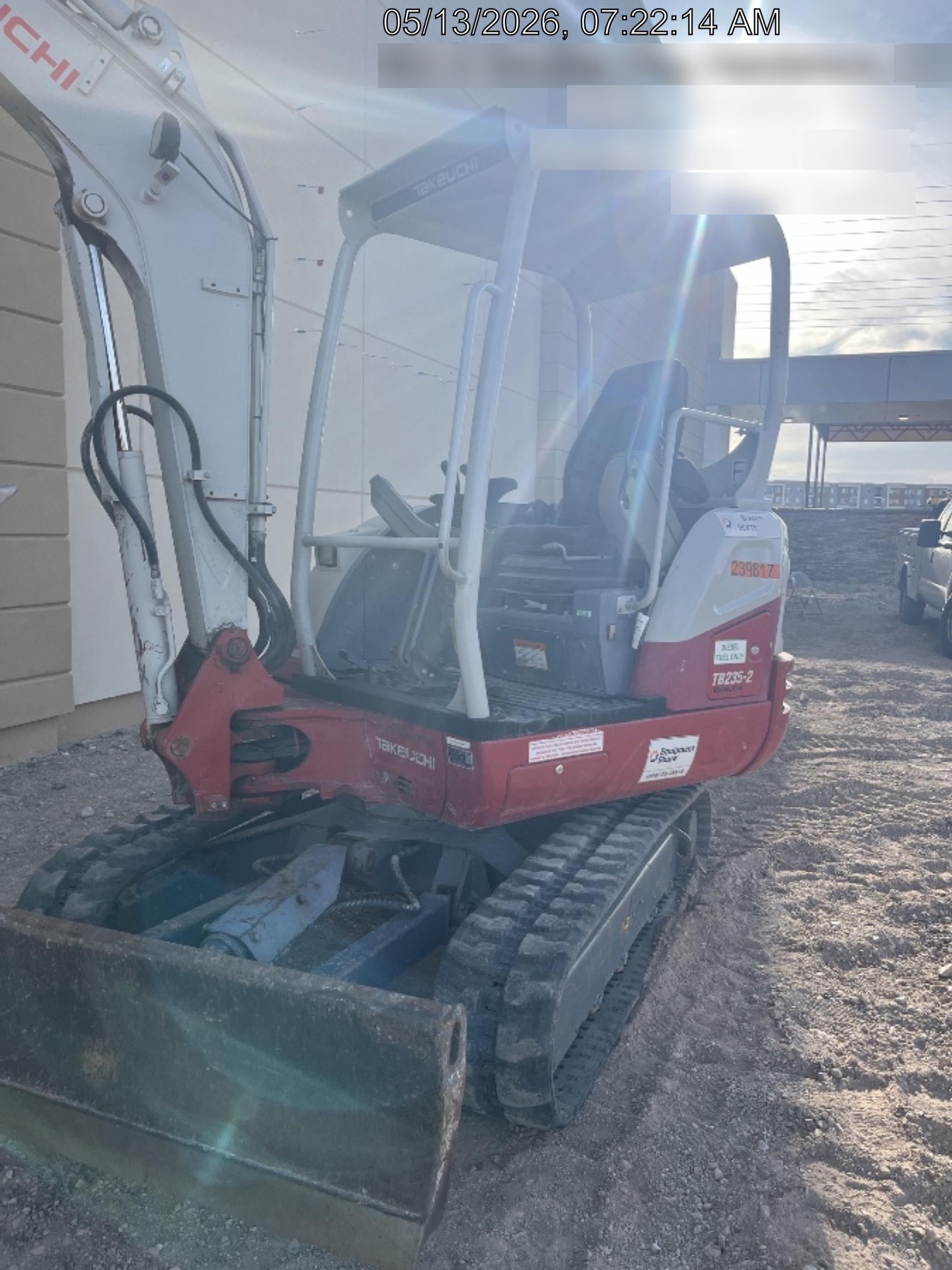 2022 TAKEUCHI TB235-2R
