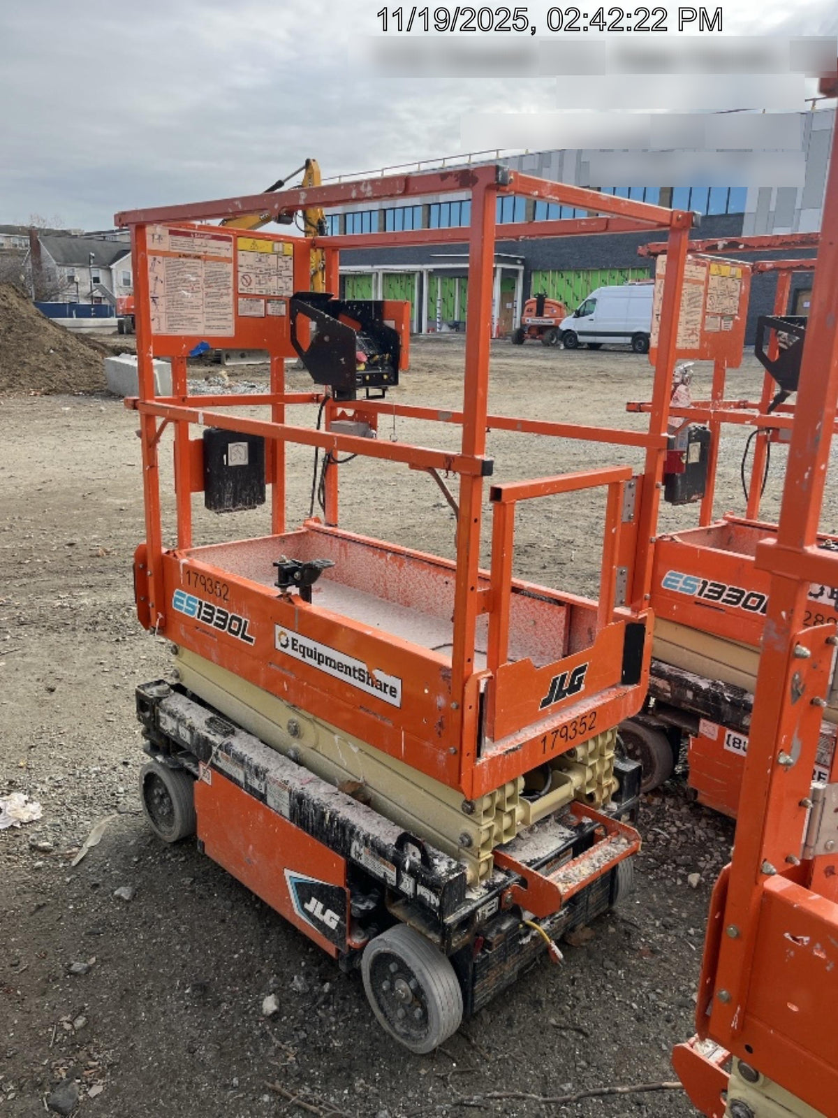2021 JLG ES1330L