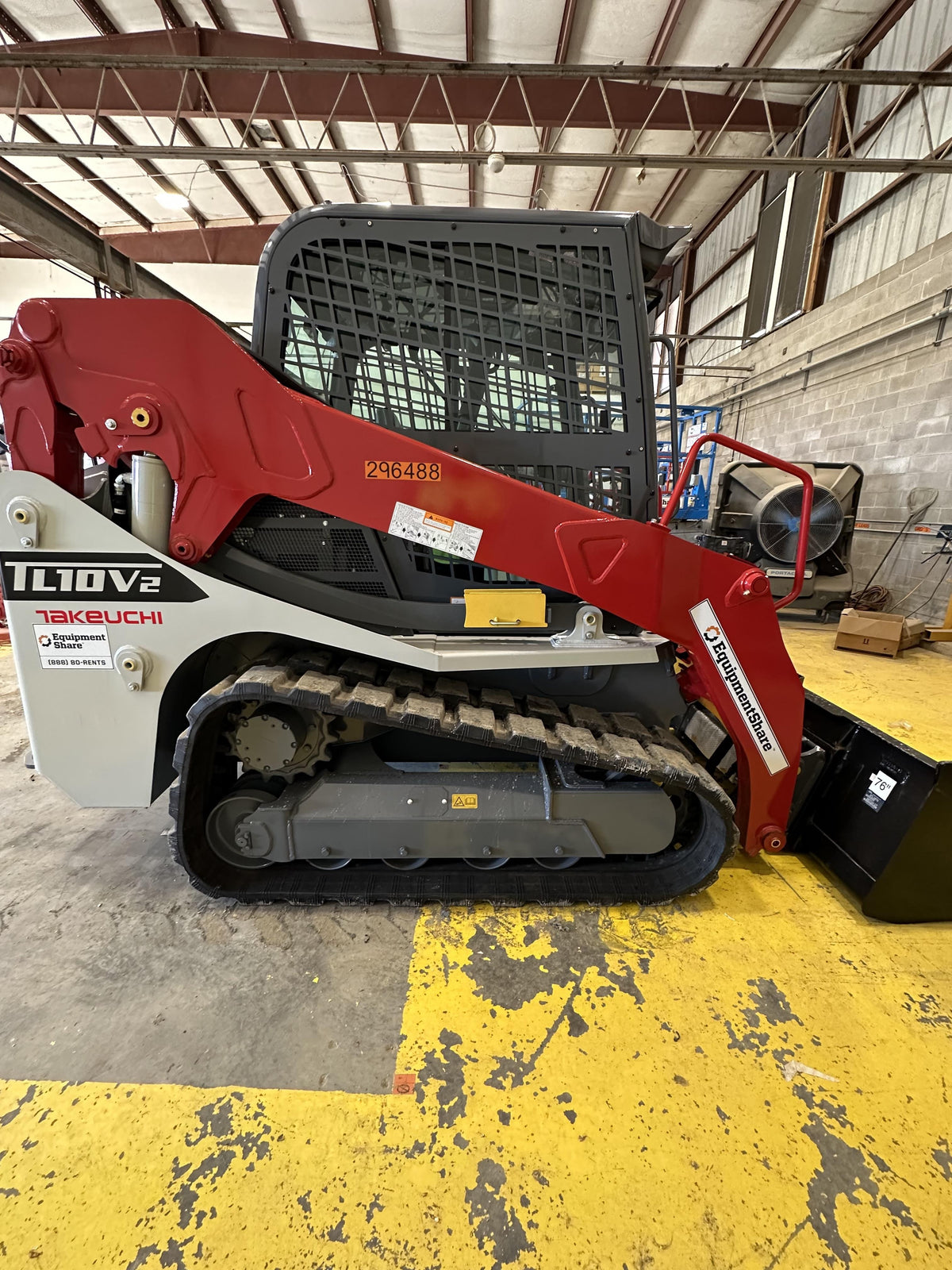 2023 TAKEUCHI TL10V2-CR