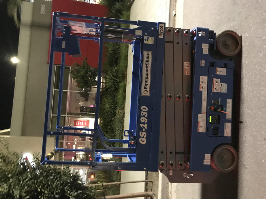 2020 Genie GS-1930 Solid Non Marking Tires, Beacon, Folding rails with half height swing gate, 800W Inverter