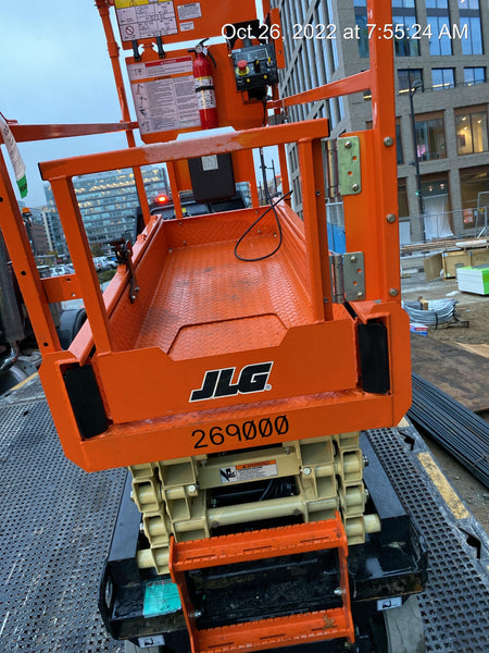 2022 JLG ES1932