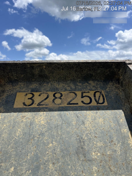 2017 Case 821G CLOSED CAB, JRB 418 STYLE HYD COUPLER