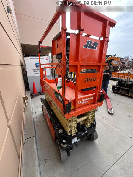 2025 JLG ES1932