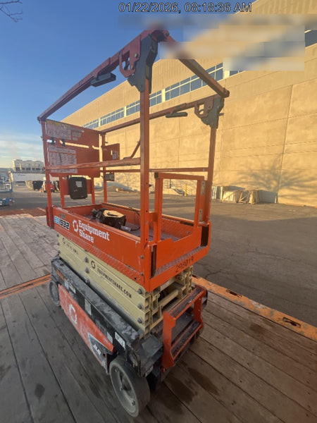 2023 JLG ES1932