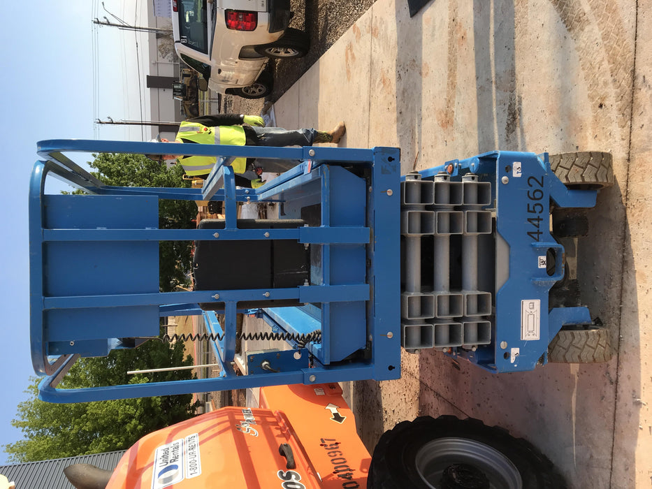 2019 Genie GS-1930 Fixed rails with chain Entry