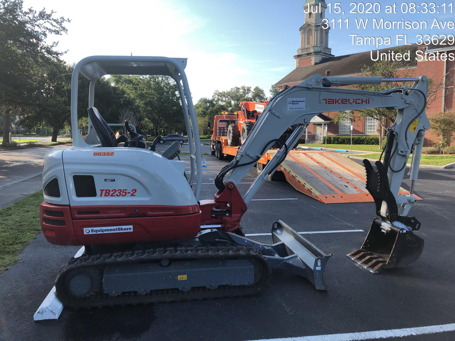 2020 TAKEUCHI TB235-2R