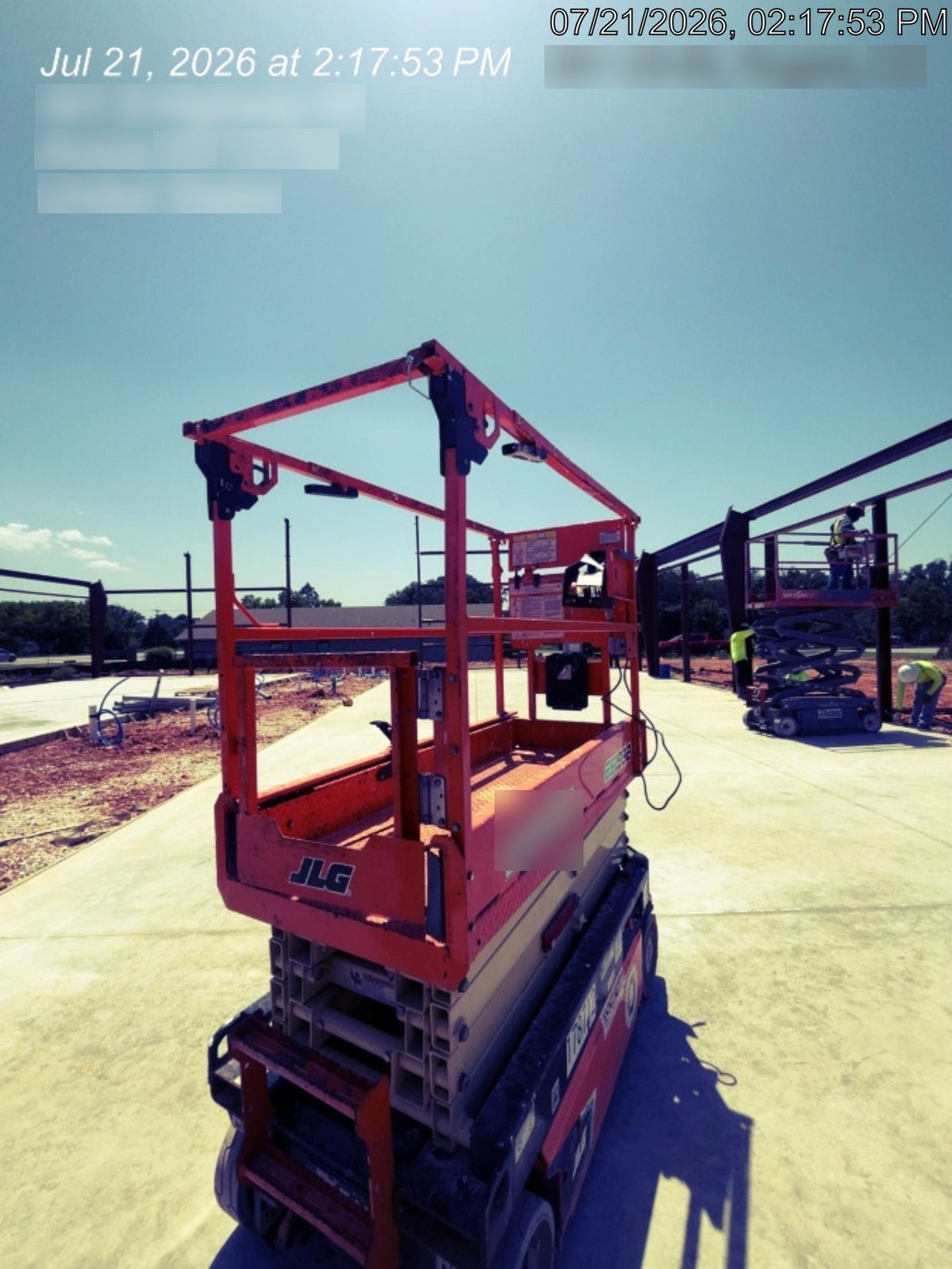 2021 JLG ES1932