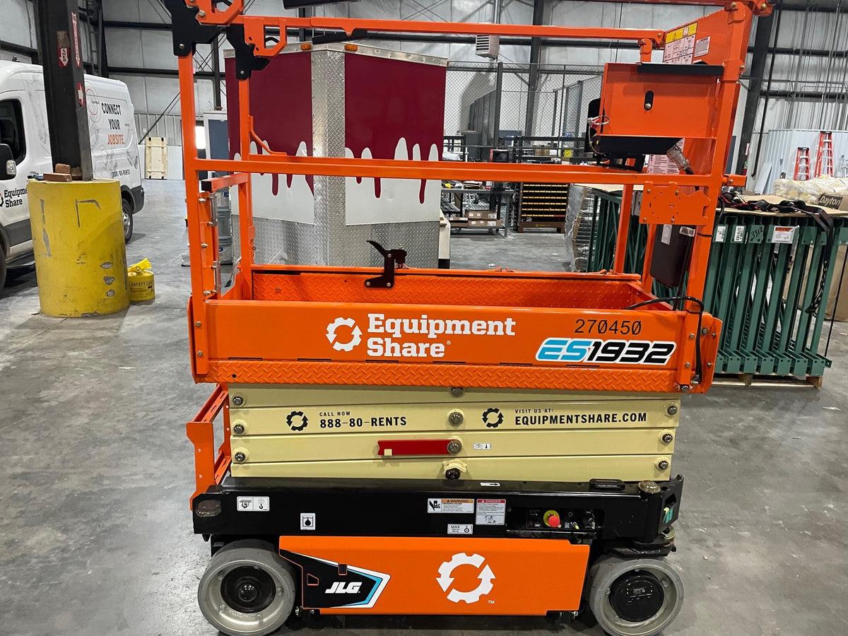2022 JLG ES1932