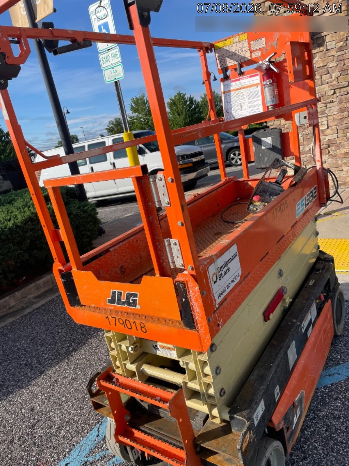 2021 JLG ES1932