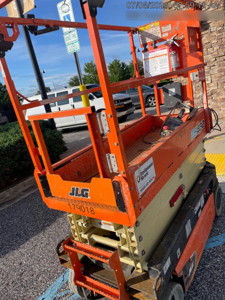 2021 JLG ES1932