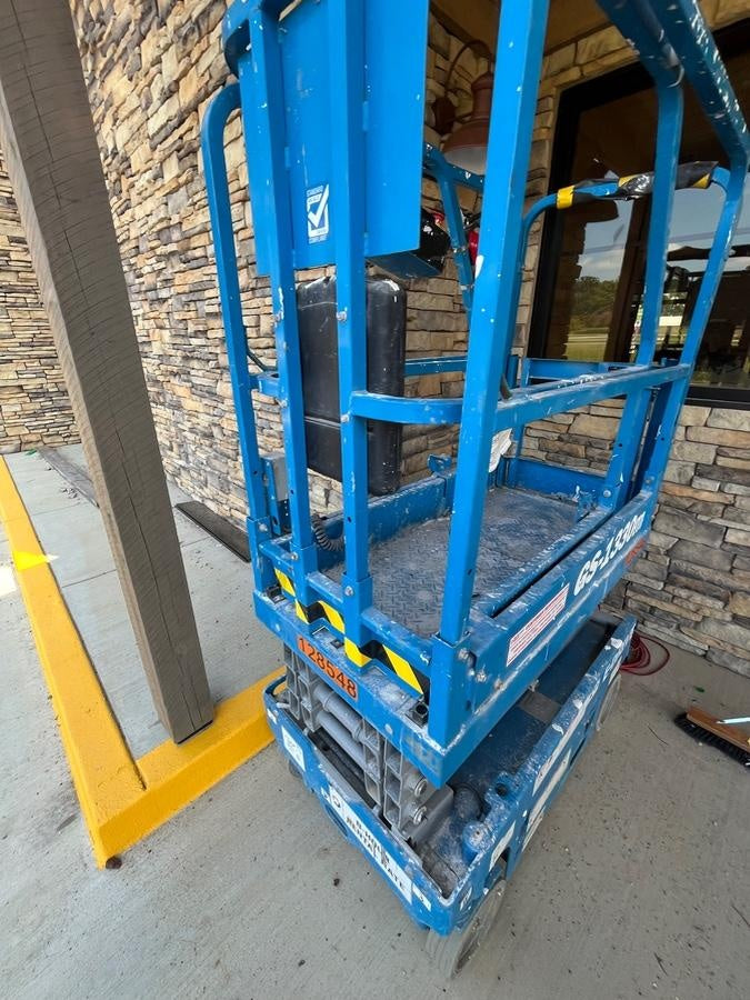 2021 GENIE GS-1330m