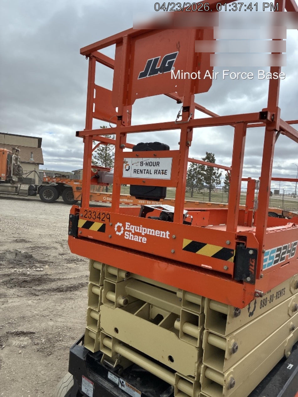 2022 JLG ES3246