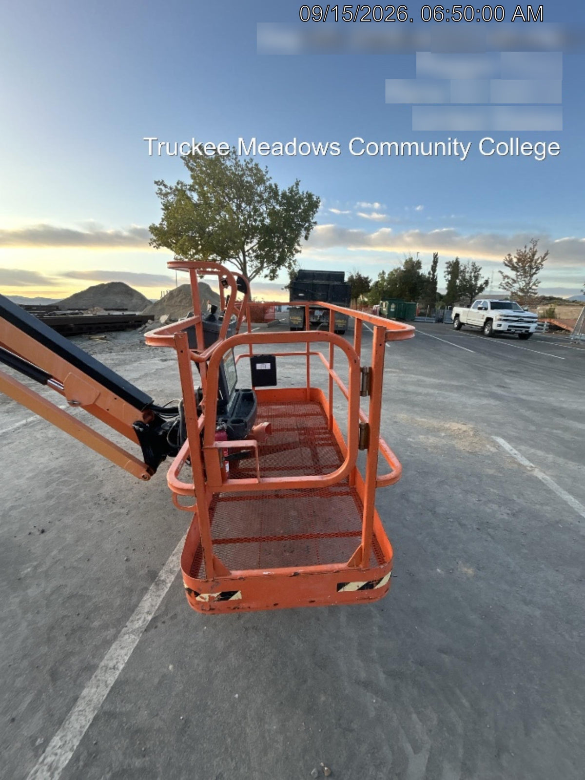 2022 JLG 660SJ