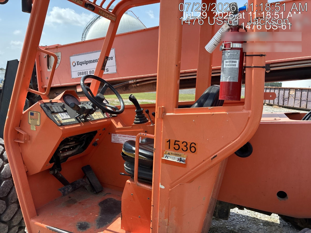 2016 JLG 8042