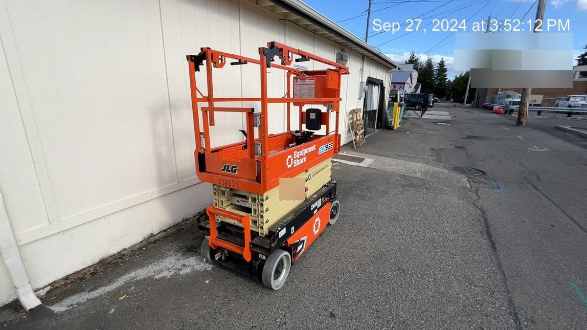 2022 JLG ES1932