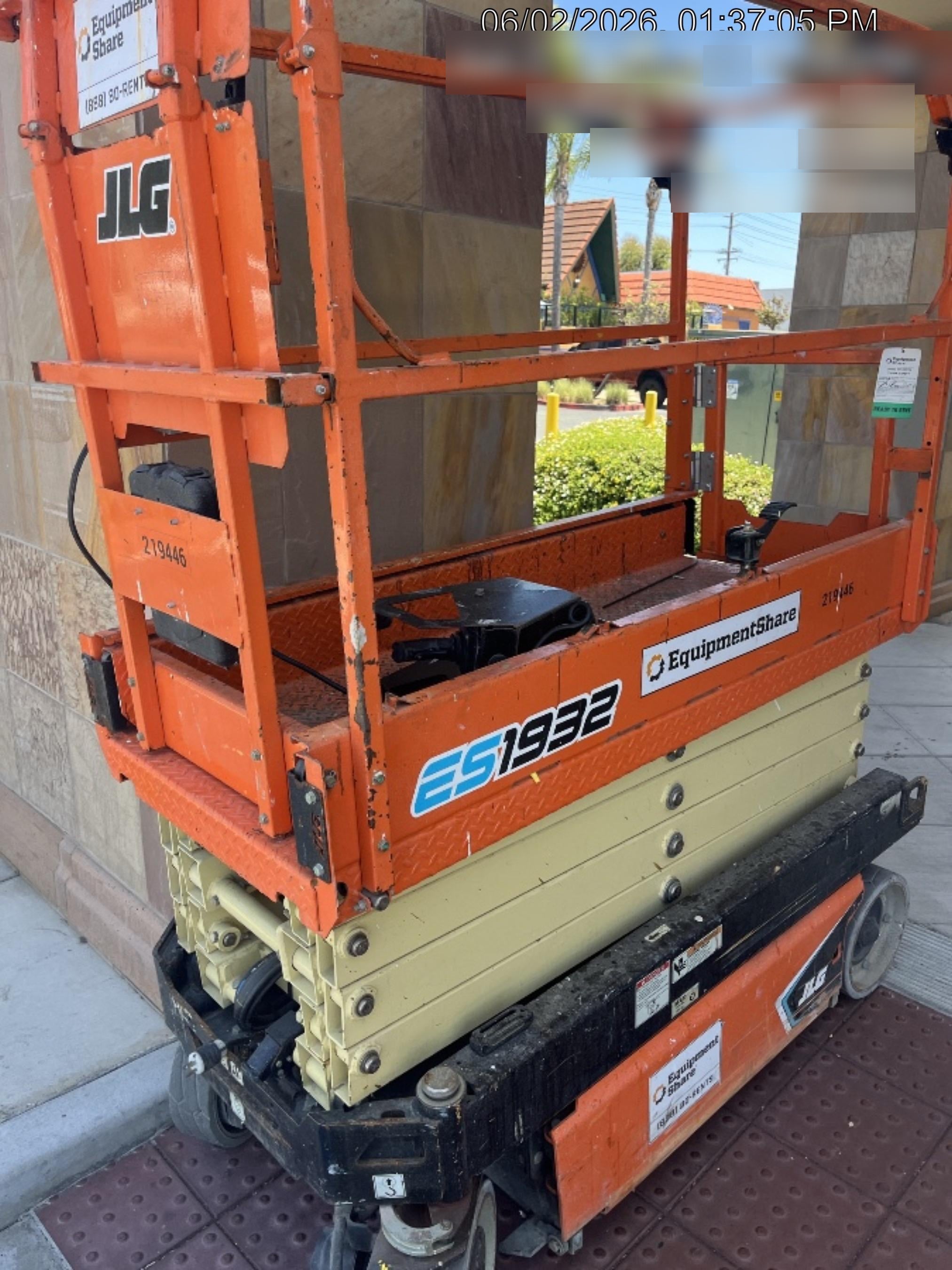2022 JLG ES1932