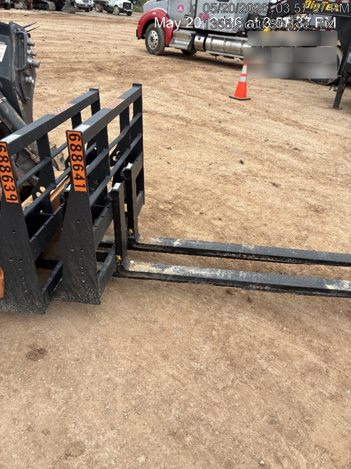 2026 ARROW MATERIAL HANDLING 72" Pallet Forks - Arrow