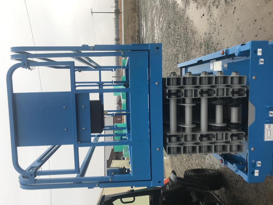 2019 Genie GS-4047 Folding rails with half height swing gate