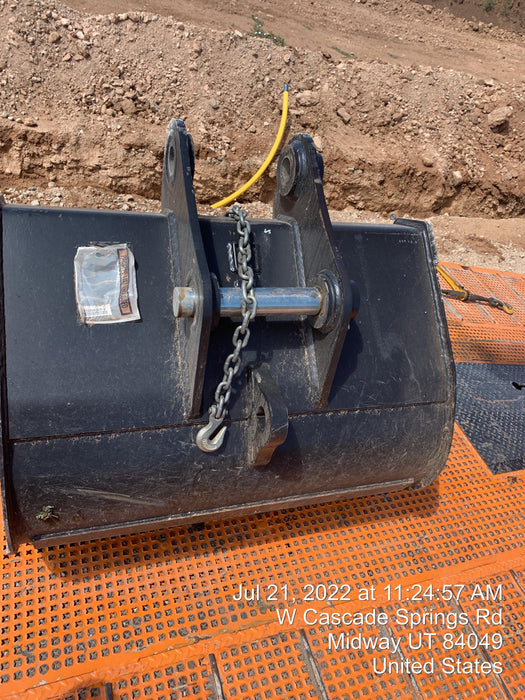 2022 GEITH 48" Bucket 25k - 35k - Geith