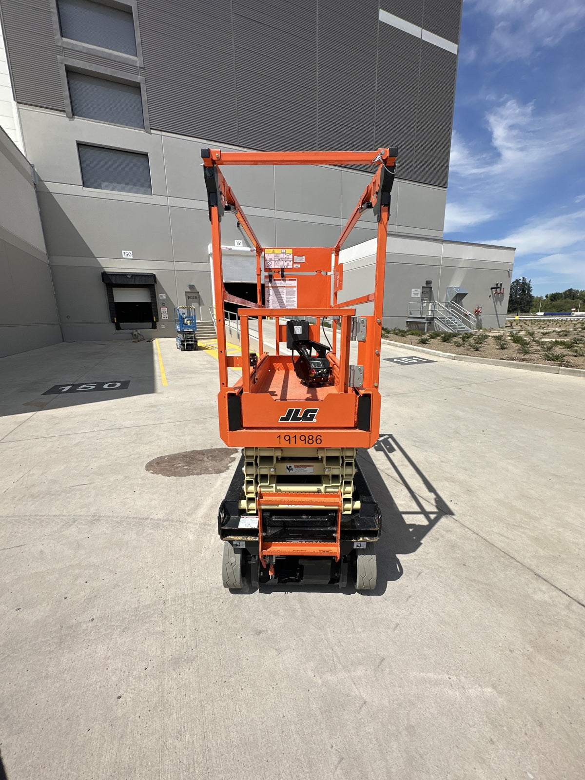 2021 JLG ES1932