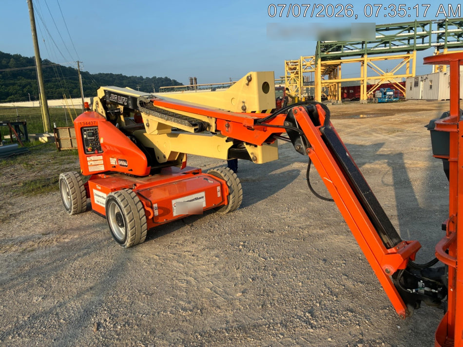 2021 JLG E450AJ