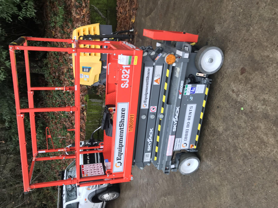 2020 Skyjack SJIII-3219 Solid NM Tires, Half height spring hinged entry gate, Dual Beacons, 800W Inverter