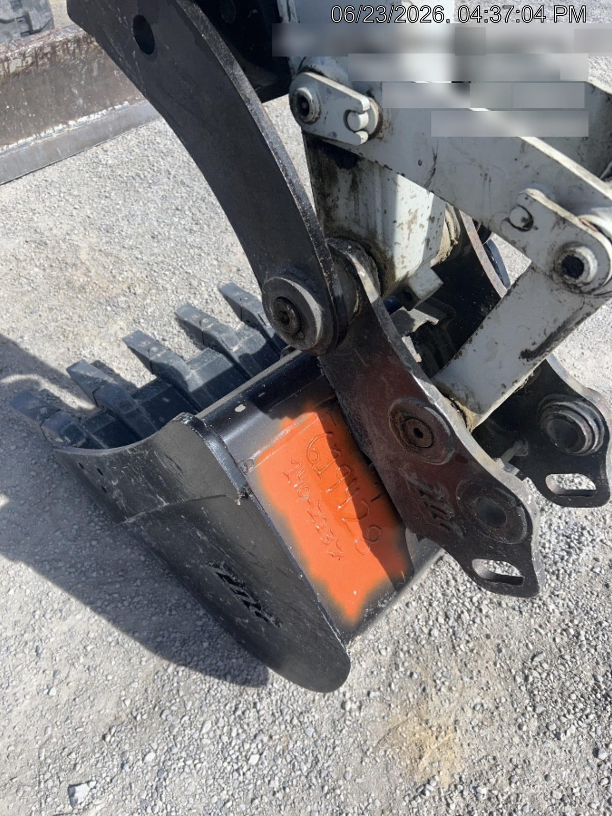 2025 TAKEUCHI 24" Bucket Takeuchi