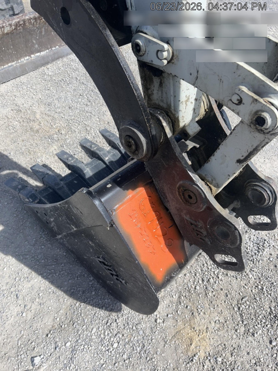 2025 TAKEUCHI 24" Bucket Takeuchi