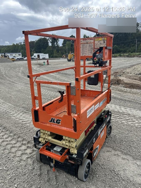 2022 JLG ES1330L
