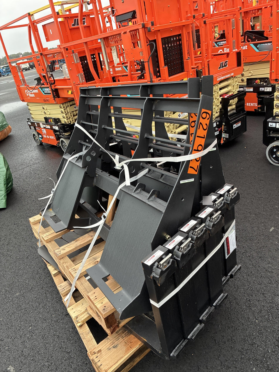 2025 ARROW MATERIAL HANDLING 48" Pallet Forks - Arrow