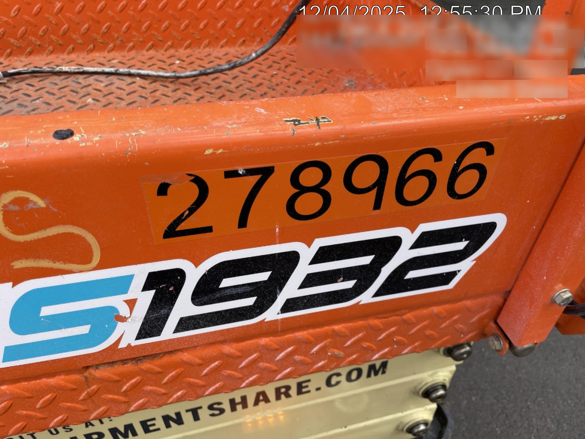 2022 JLG ES1932