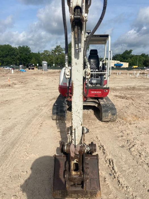 2021 TAKEUCHI TB250-2