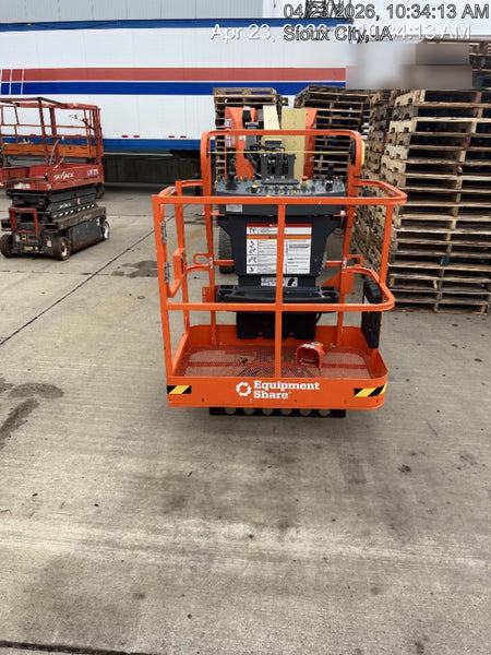2025 JLG E300AJP