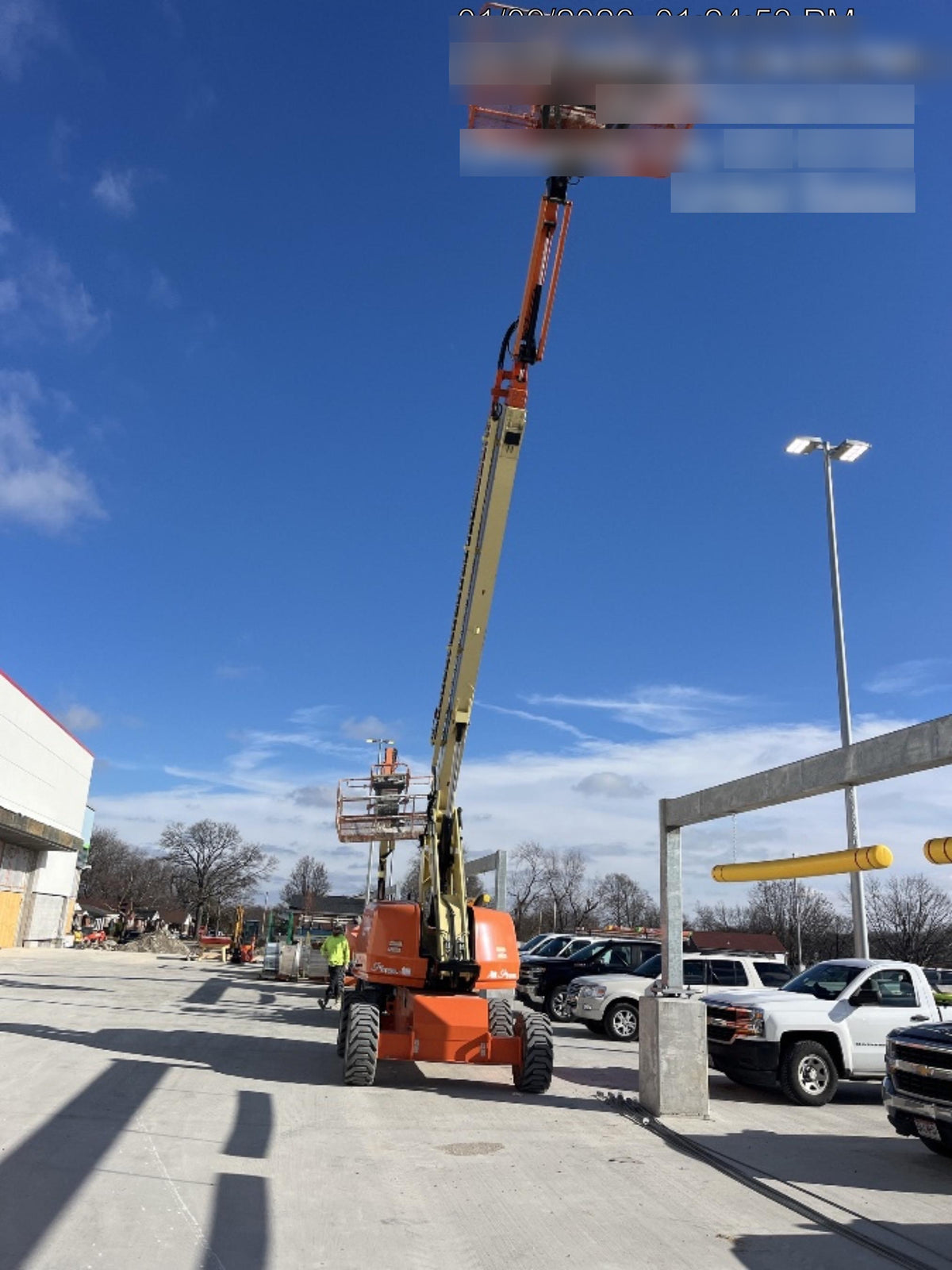 2022 JLG 660SJ