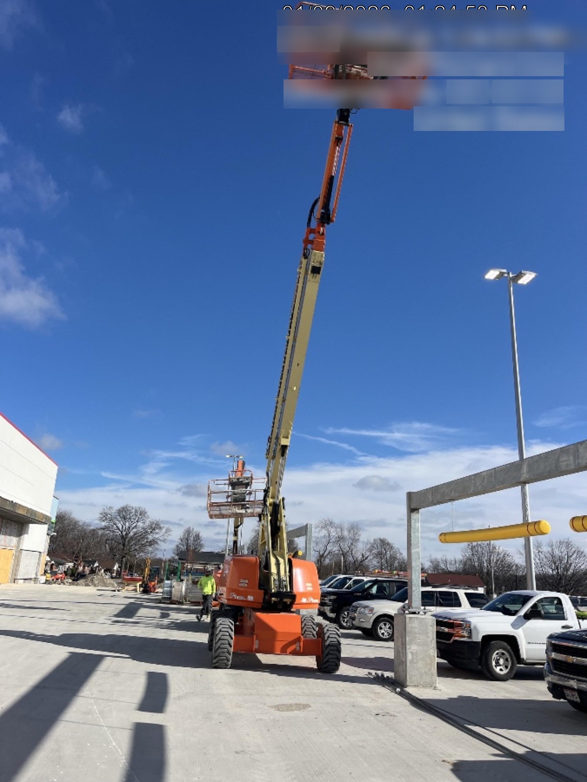 2022 JLG 660SJ