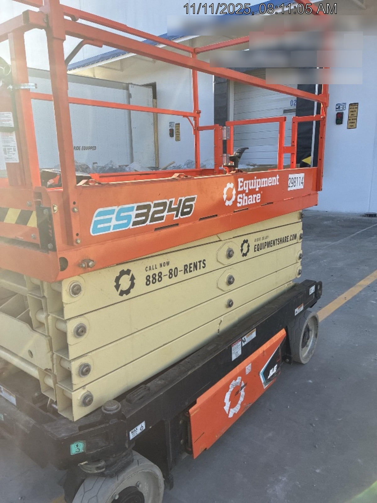 2023 JLG ES3246